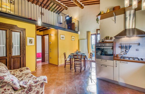 Radicondoli Apartamento | Tuscan Sun With Shared Pool