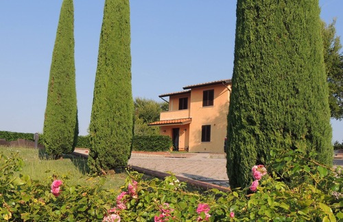 Fucecchio Villa | Villa Toscana y apartamentos con jardín, barbacoa, vistas, fantástica piscina. Wi-Fi gratis