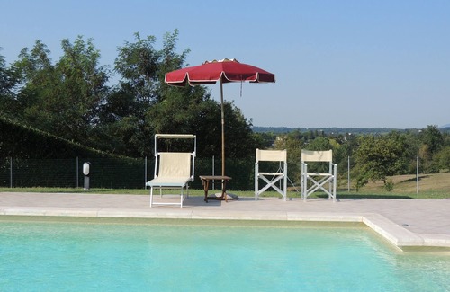 Fucecchio Villa | Villa Toscana y apartamentos con jardín, barbacoa, vistas, fantástica piscina. Wi-Fi gratis