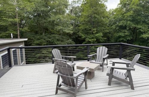 Pond Eddy Casa | Tuthill Tree House - Secluded Mountain Cabin with Roof Deck