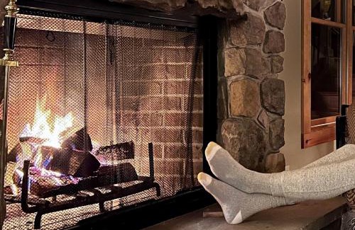 Pond Eddy Casa | Tuthill Tree House - Secluded Mountain Cabin with Roof Deck