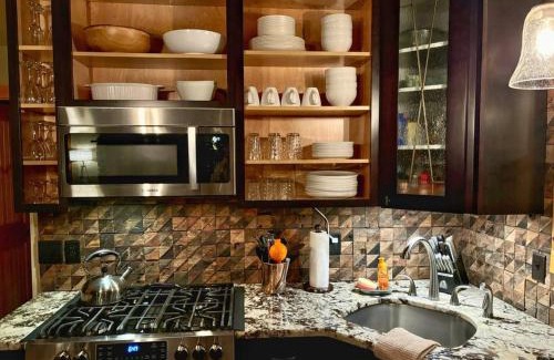 Pond Eddy Casa | Tuthill Tree House - Secluded Mountain Cabin with Roof Deck