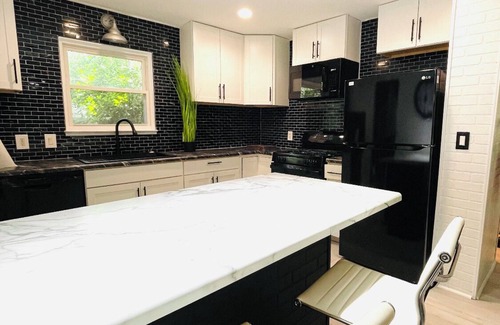 Smyrna Casa | Tuxedo Touch Modern 2BR Townhouse