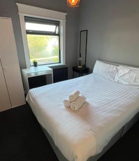 Claddagh Casa | Twelve - Boutique Guest House -Galway City Centre -6 Bed En-Suite - Free Parking