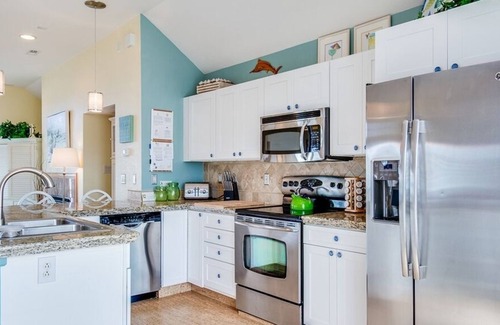 Buck Island Casa | Twice The Fun II, 5-min walk to Corolla beach, restaurants, & shopping.