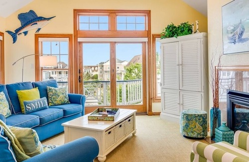 Buck Island Casa | Twice The Fun II, 5-min walk to Corolla beach, restaurants, & shopping.