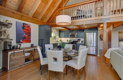 Lake Forest Casa | Twilight Ridge – Hot Tub, Views, Open Floor Plan, BBQ