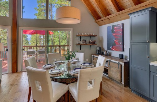 Lake Forest Casa | Twilight Ridge – Hot Tub, Views, Open Floor Plan, BBQ