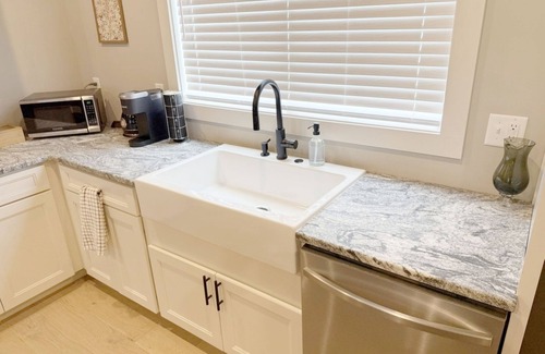Easley Casa | Loft Style Townhome 2 Bed 2.5 Bath near Silos/ Doodle Trail/ Downtown Easley, SC