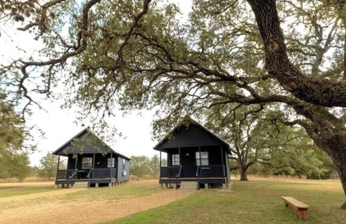 Round Top Casa | Twin Cabin I @ Oakbones Round Top