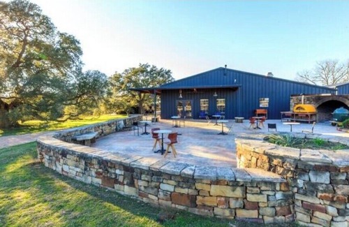 Round Top Casa | Twin Cabin I @ Oakbones Round Top