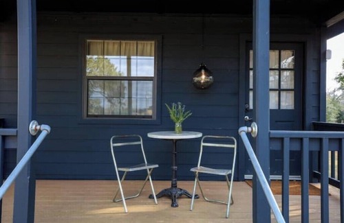 Round Top Casa | Twin Cabin I @ Oakbones Round Top