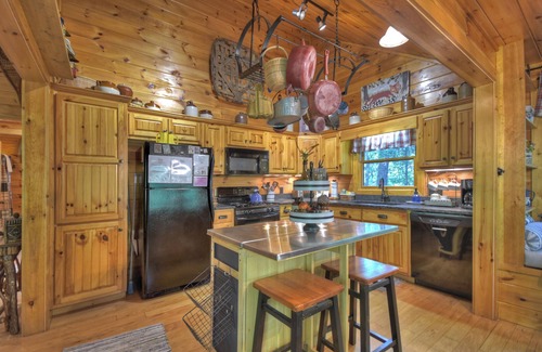 Copperhill Cabina | Una cabaña hermosa y aislada cerca del río Ocoee