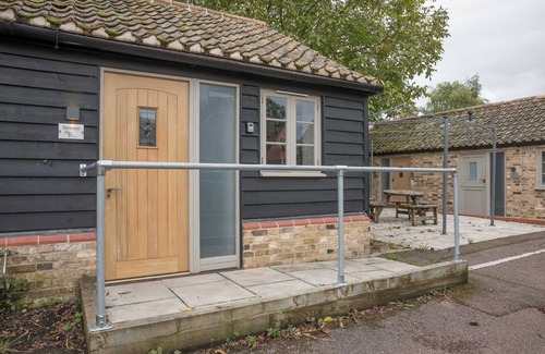 Cambridge Apartamento | TWIN Deluxe Disabled Access and Wet Room with Courtyard View - Newton