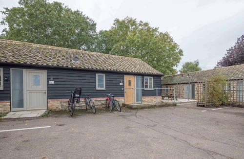 Cambridge Apartamento | TWIN Deluxe Disabled Access and Wet Room with Courtyard View - Newton