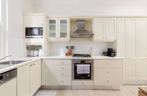 Randwick Casa | Twin Gables Federation Retreat with Garden Studio