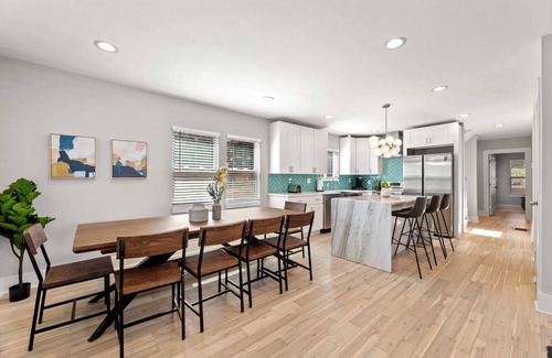 East Side Casa | Twin Homes - 8 Bedroom Retreat In Central ATL
