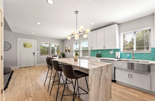 East Side Casa | Twin Homes - 8 Bedroom Retreat In Central ATL