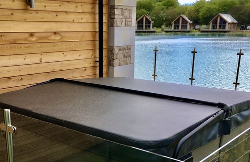 Tewitfield Casa | Twin Lakes Country Club is a development of stunning lakeside lodges