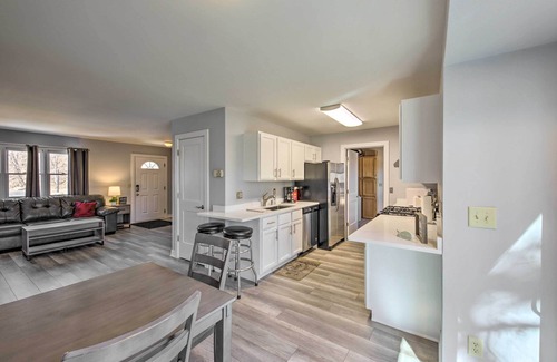 Twin Lakes Casa | Twin Lakes Escape w/ Deck < 1 Mi to Beach!