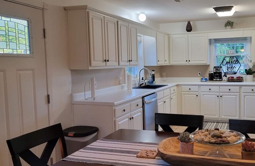 Somerset Casa | Twin Lakes House - Spacious 4BR/3BA Lake Cumberland- Somernites Cruise -Pets OK
