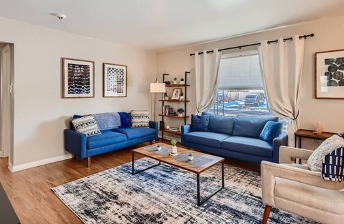 Twin Lakes Casa | Twin Lakes Landing | Pool Table | Central Location