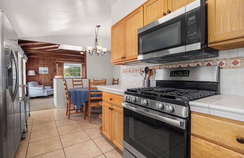 Eastside Santa Cruz Casa | Twin Lakes Surf Cabin - Sleeps Up To 12