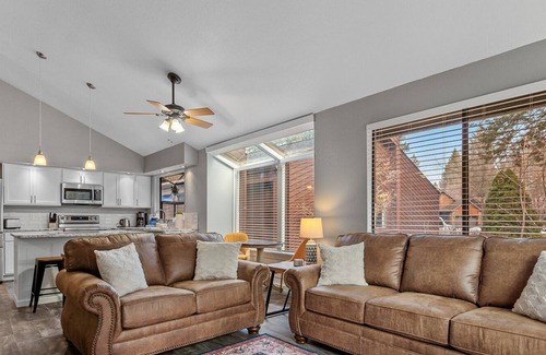 Rathdrum Casa | Twin Lakes Village Home—Golf Retreat, Community Pool, Corner Lot, and Single-Level Living!