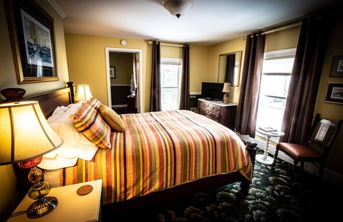 Saugatuck Cama Y Desayuno | Twin Oaks Inn