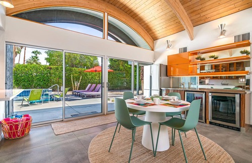 Twin Palms Casa | Twin Palms Midcentury - Luxury Desert Escape: Stunning Views & Resort-Style Amenities