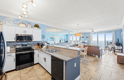 Long Beach Condominio | Twin Palms Resort by Panhandle Getaways