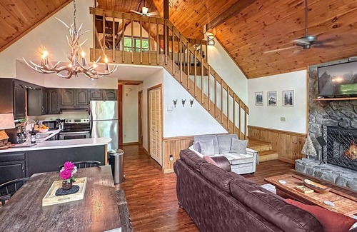 Robbinsville Cabina | Buckhorn - Free Brewery Tour Passes - Secluded Cabin - Convenient to Fontana
