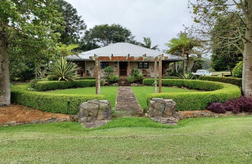 Raleigh Otro | Twin River Ranch - The Main House and The Flat