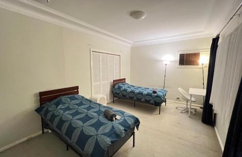 Rydalmere Casa | Twin Room Ideal for Friends and Travelers - R5