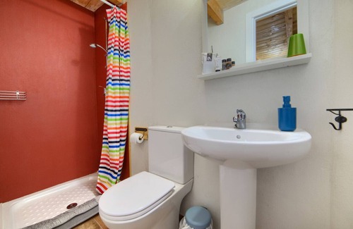 Ejulve Casa | Doble con dos camas-Baño Privado-Vista a la Montana-Azul
