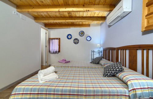 Ejulve Casa | Doble con dos camas-Baño Privado-Vista a la Montana-Azul