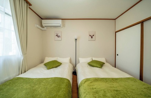 Minato Hotel | Twin room with private bathroom / Osaka Ōsaka