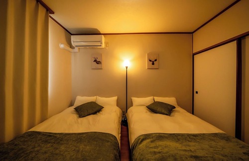 Minato Hotel | Twin room with private bathroom / Osaka Ōsaka