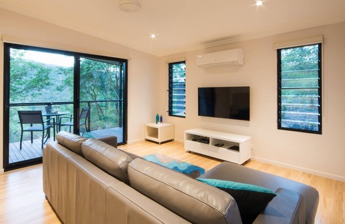 Palm Grove Complejo | Seclude - Bamboo Retreat Villa