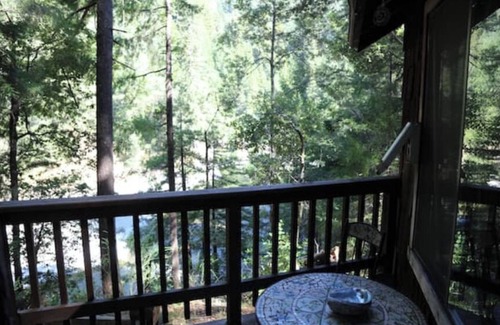 Garberville Cabina | "Twin Trees" Cabin River Access In Redwoods WiFi