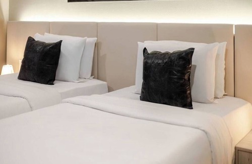 Gay Village Hotel | Twin Vibe – Heart of Montreal