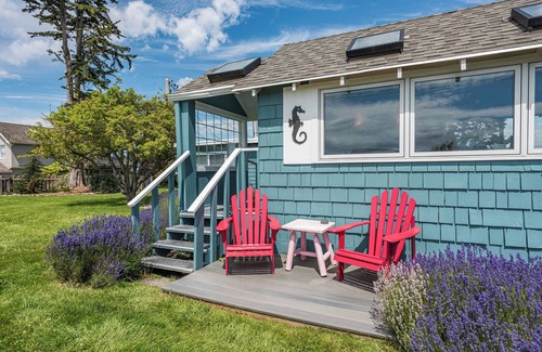 Sequim Cabaña | Twin View Cottage - King, Futon, jetted tub