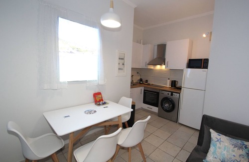 Agia Marina Apartamento | Twins House by Frangki