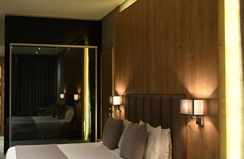 Kfardebian Hotel | Twinz Hotel