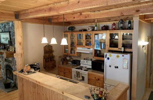 Silver Gate Cabina | Twisted Twig Cabin: Family trips to Yellowstone are great at Twisted Twig!