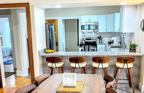 Shorewood Casa | Two 3 Bedroom units/Entire building I Shorewood