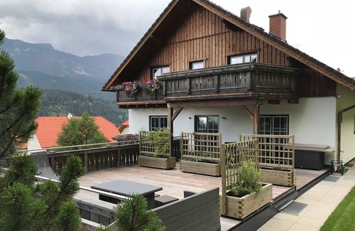Haus im Ennstal Apartamento | Two apartments with terrace and balcony Bedroom 1 - Apparthaus Sonnenberg