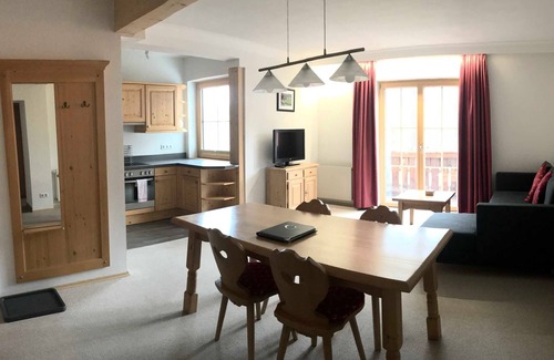Haus im Ennstal Apartamento | Two apartments with terrace and balcony Bedroom 1 - Apparthaus Sonnenberg