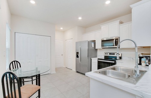 Baymeadows Casa | Two Bedroom, 21/2 bath in the center of everything!