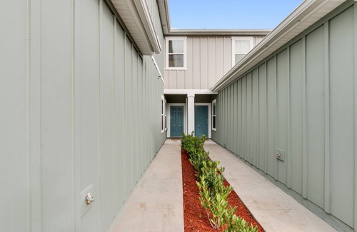 Baymeadows Casa | Two Bedroom, 21/2 bath in the center of everything!